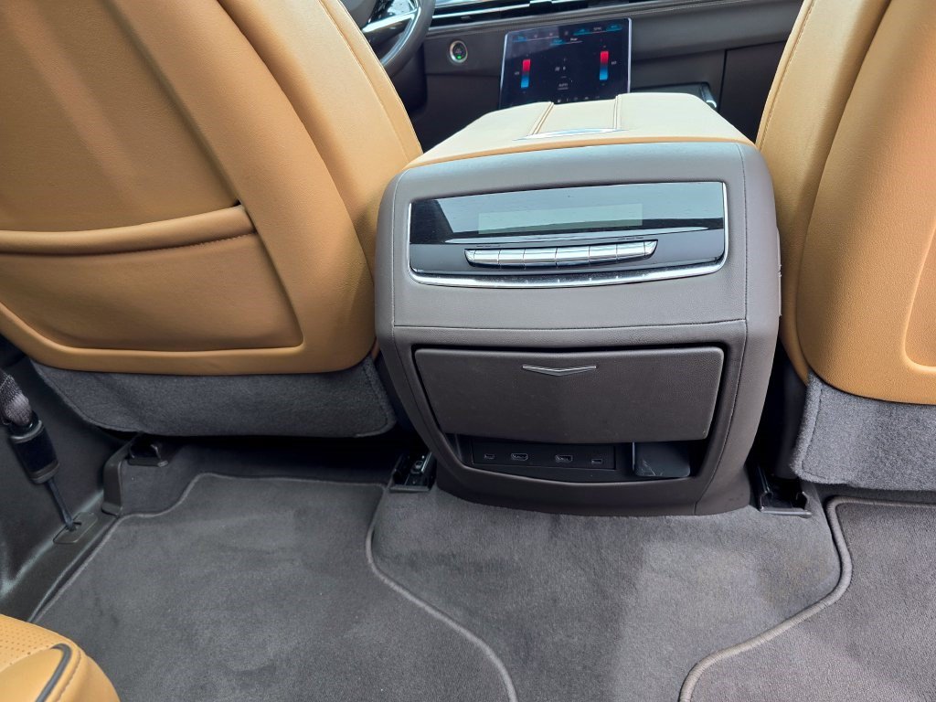 Used 2025 Cadillac Escalade ESV Premium Luxury w/ LPO, Radiant Package AWD/4WD image 49