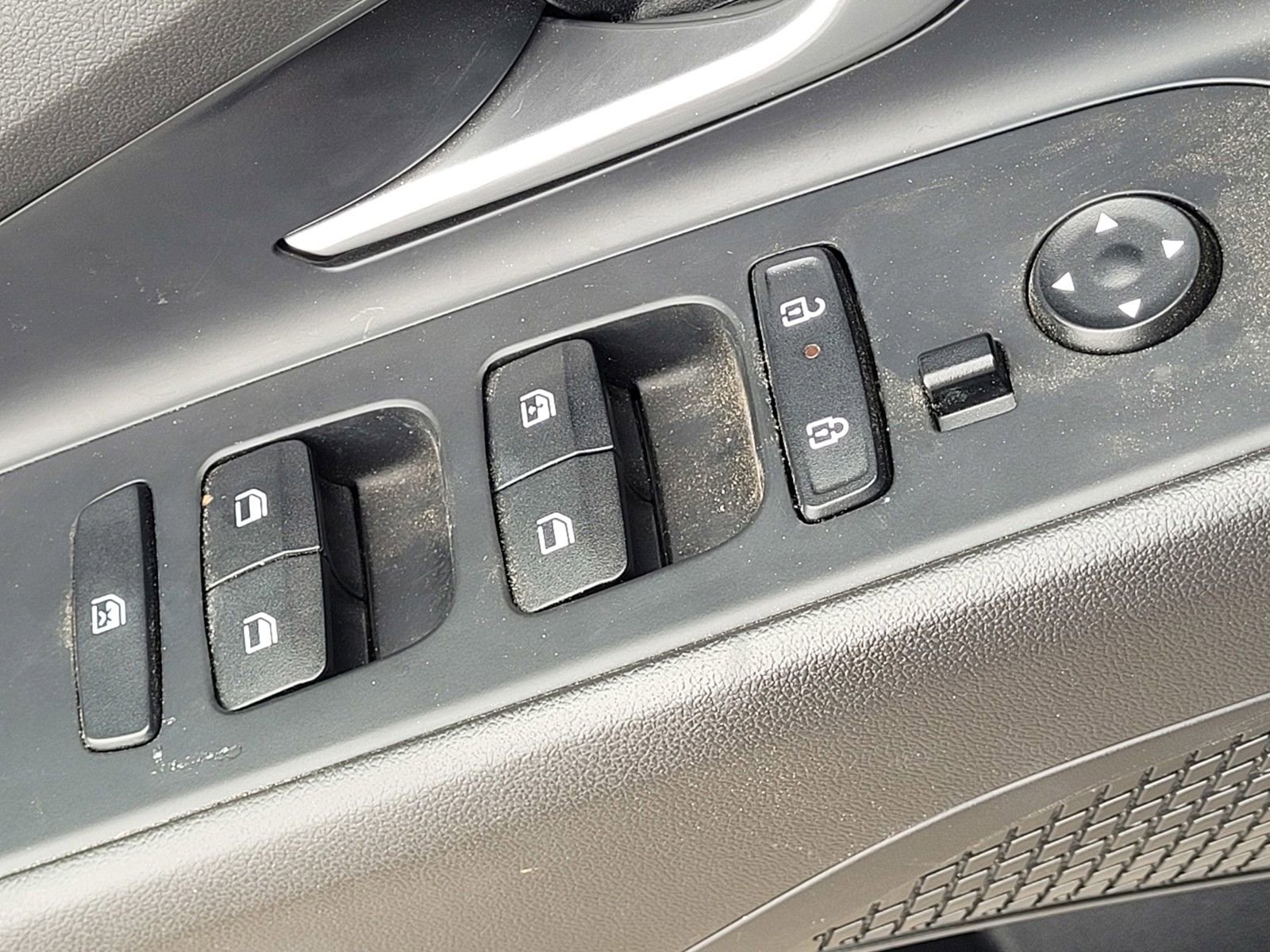 Certified 2024 Hyundai Elantra Limited image 23