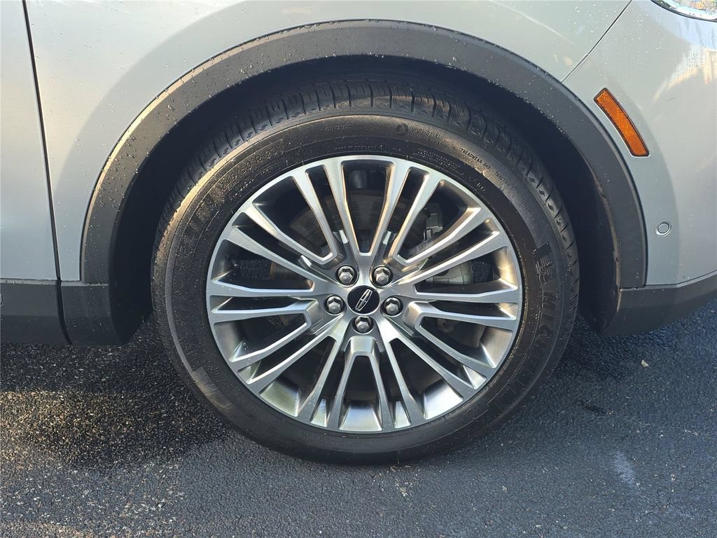 Used 2016 Lincoln MKX Reserve w/ Luxury Package FWD image 11