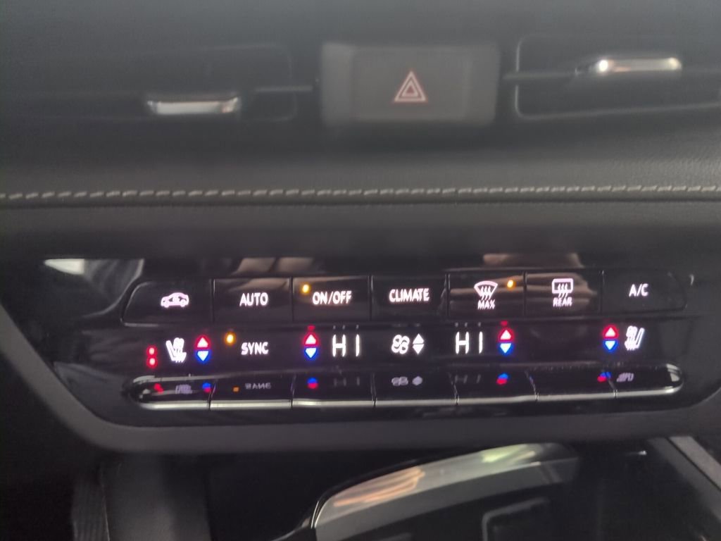 Used 2022 Buick Envision Avenir w/ Safety Package image 29