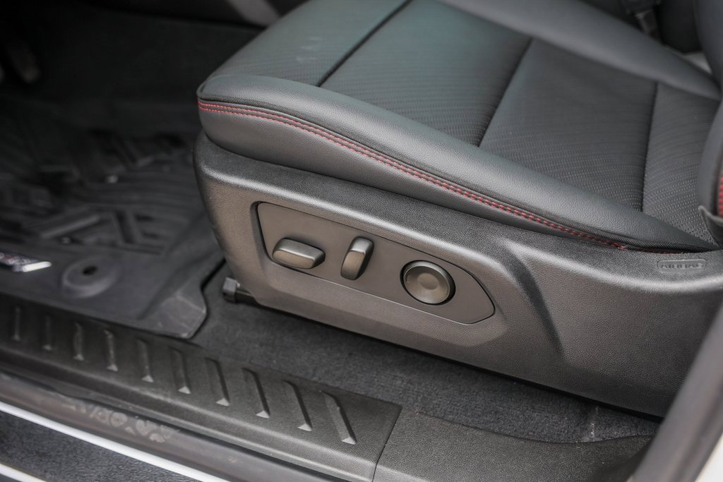 Used 2024 GMC Canyon AT4X image 9