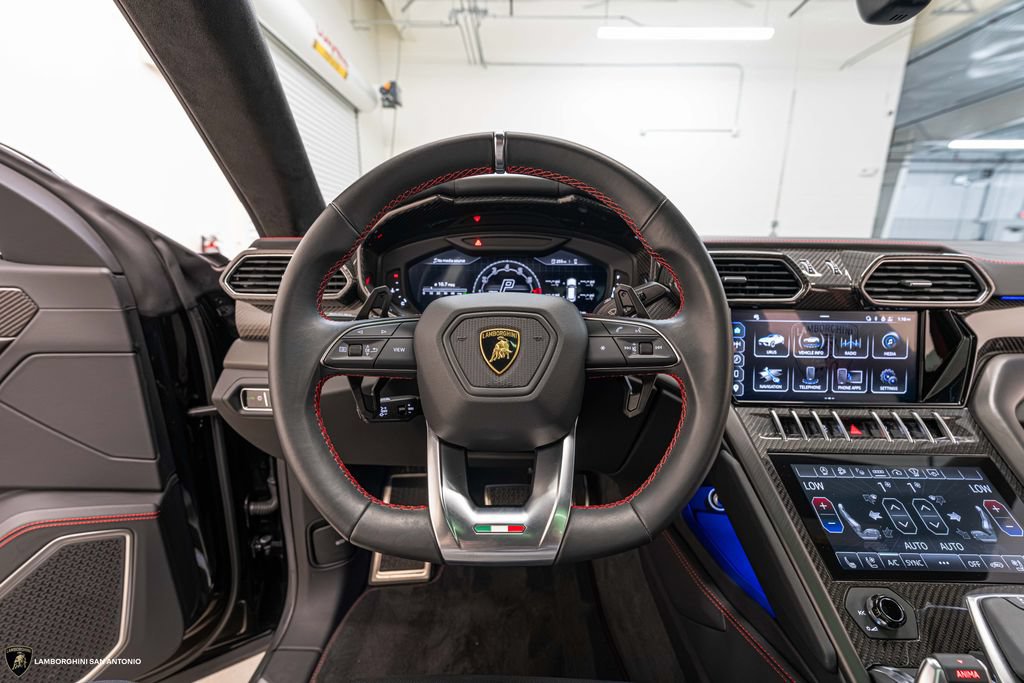 Used 2024 Lamborghini Urus S AWD/4WD image 42