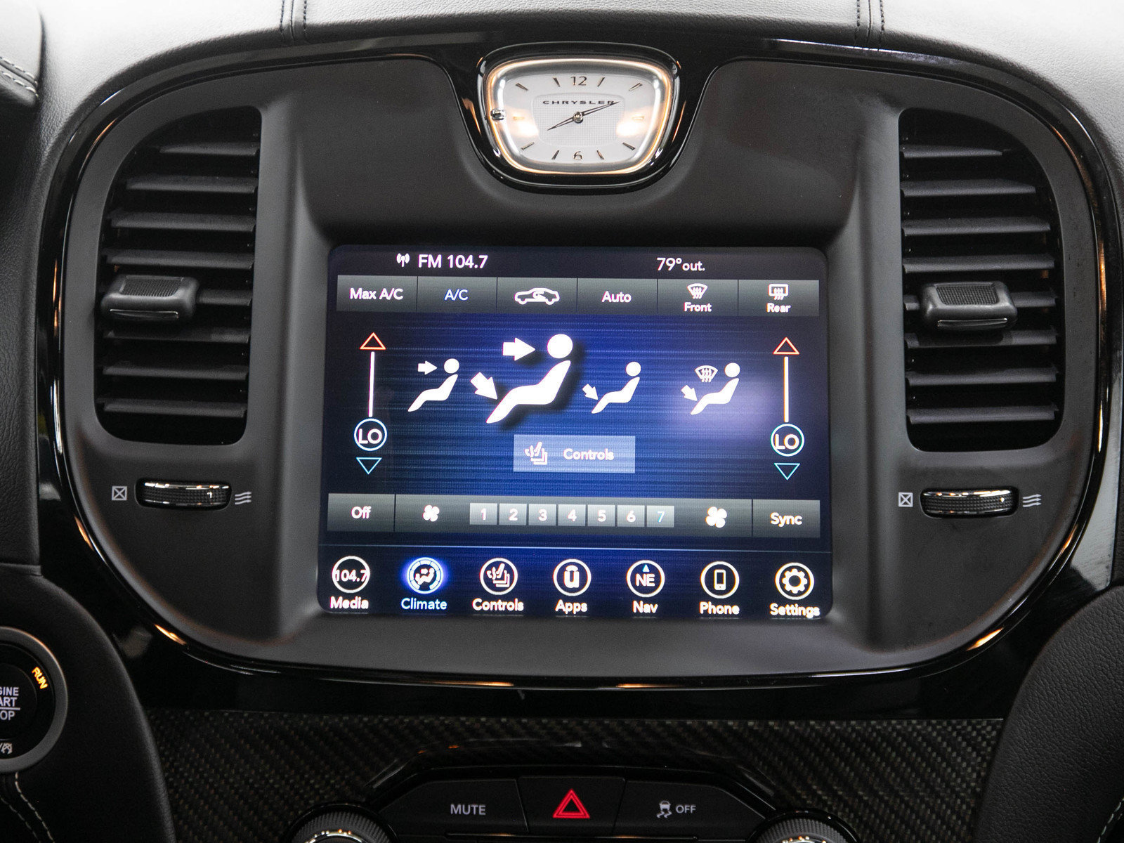 Used 2023 Chrysler 300 C RWD image 18