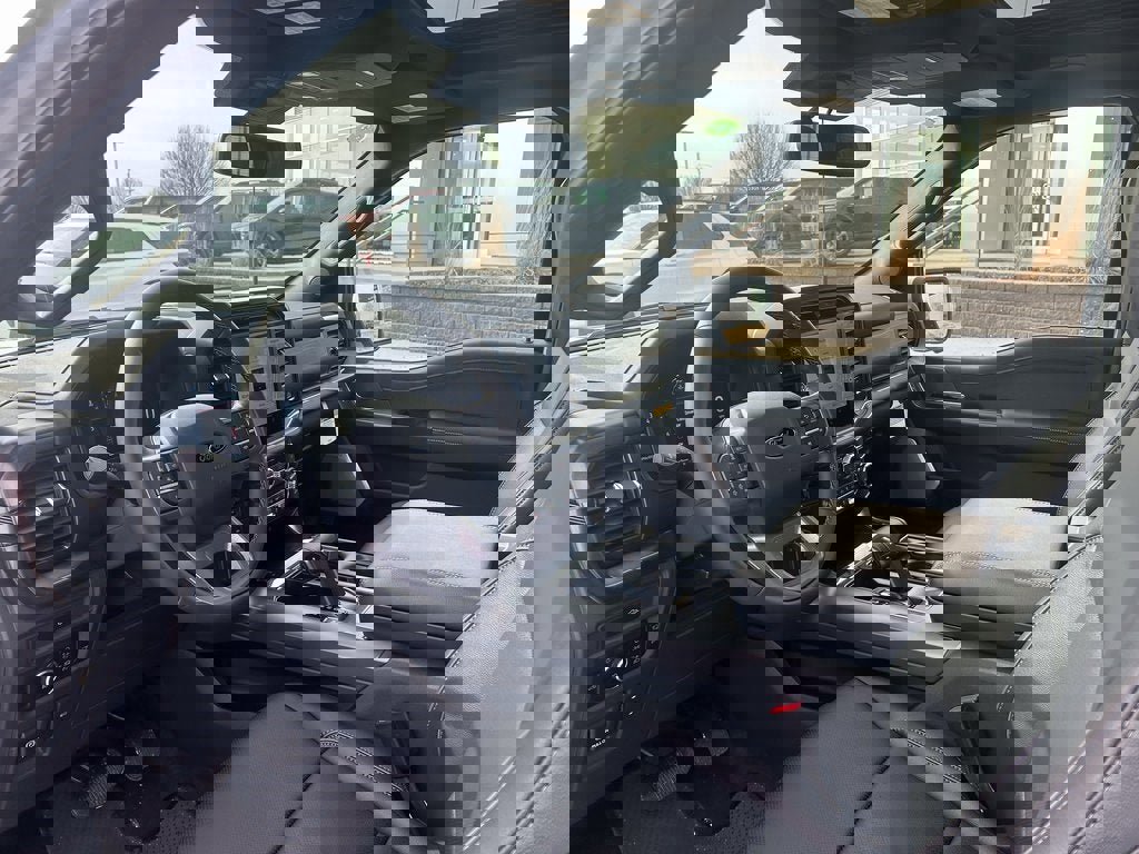 New 2026 Ford F150 Lariat w/ Equipment Group 502A High image 8