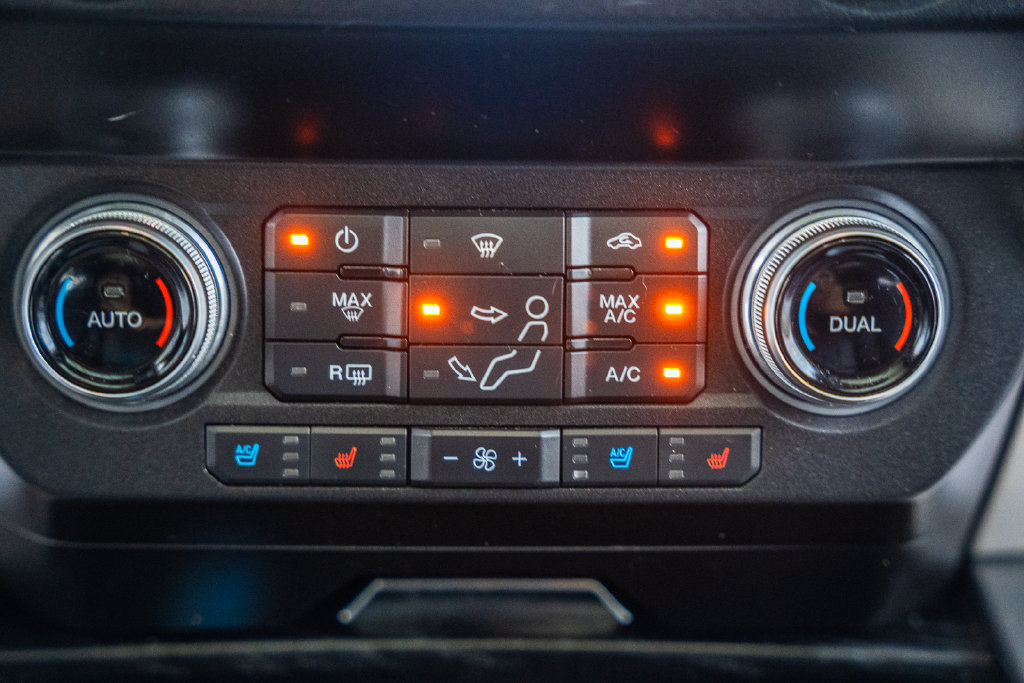 Used 2019 Ford F350 Platinum w/ Platinum Ultimate Package AWD/4WD image 33