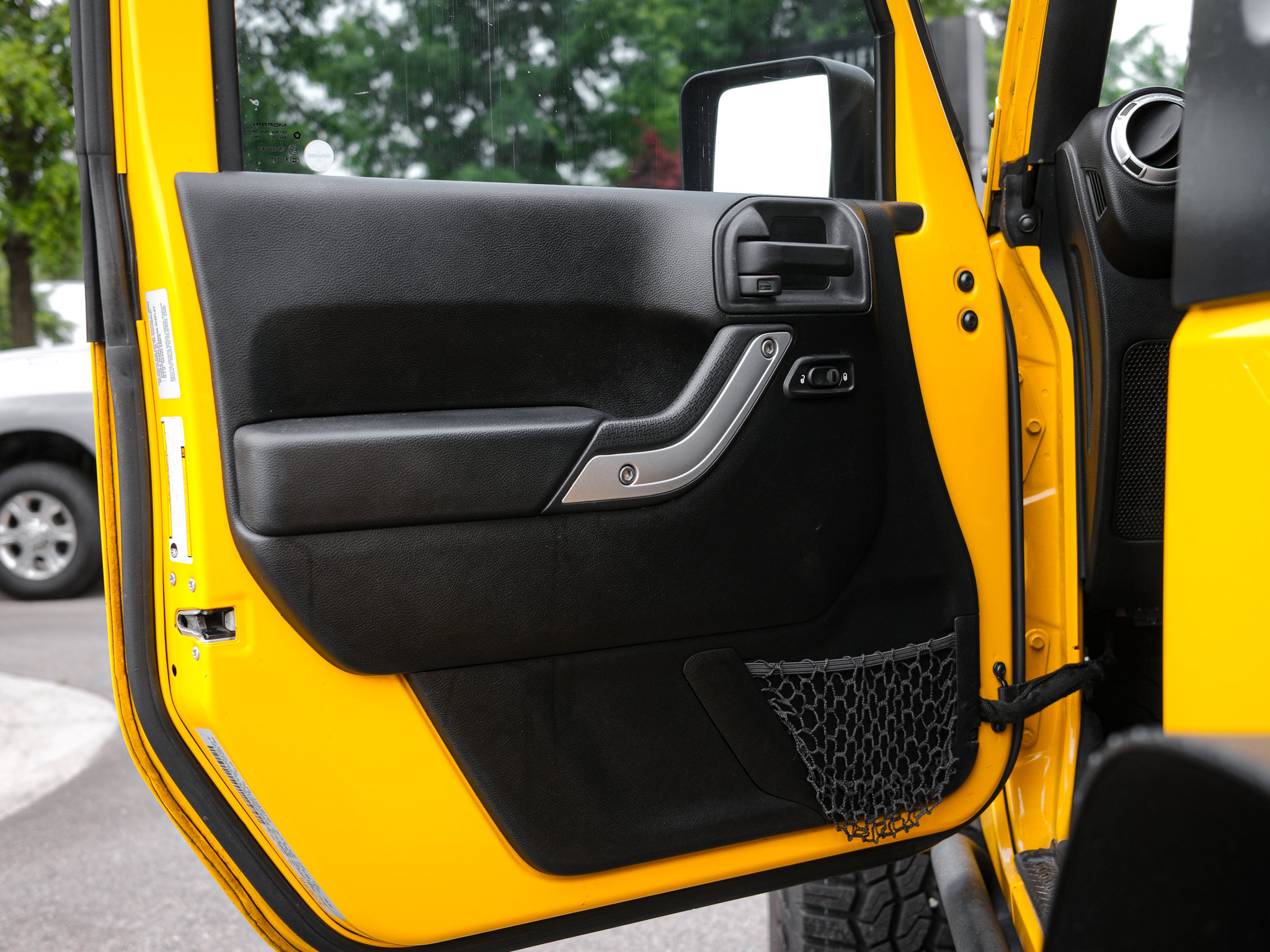 Used 2015 Jeep Wrangler Sahara AWD/4WD image 14