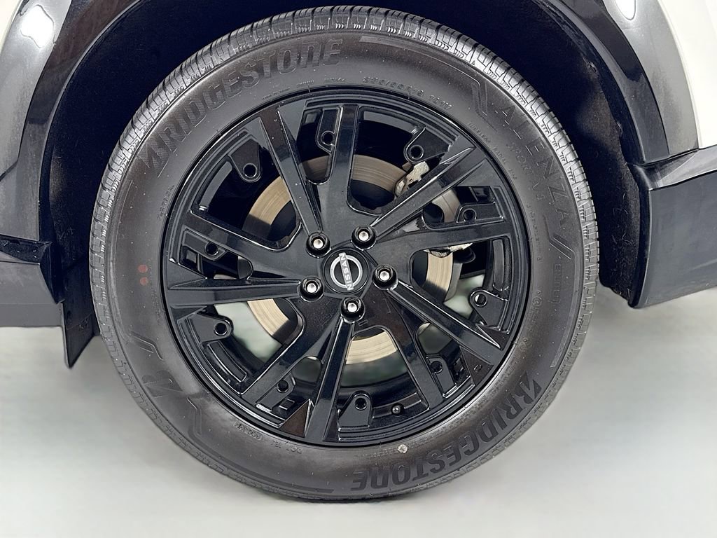 Used 2024 Nissan Ariya AWD image 10