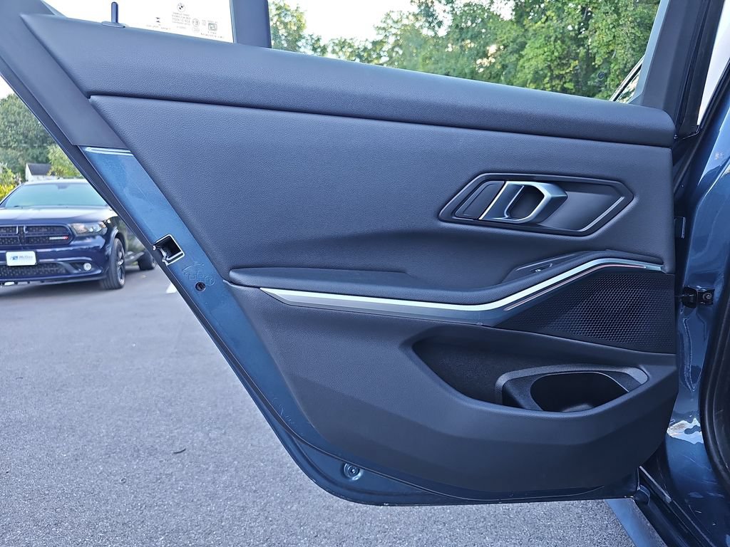 Used 2025 BMW 330i xDrive Sedan w/ M Sport Package AWD/4WD image 25