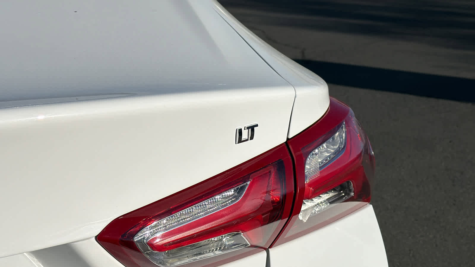 Used 2022 Chevrolet Malibu LT image 28