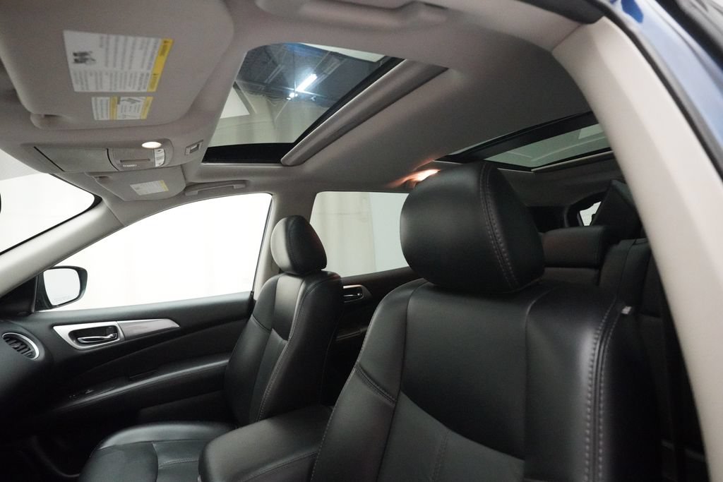 Used 2020 Nissan Pathfinder SL AWD/4WD image 34
