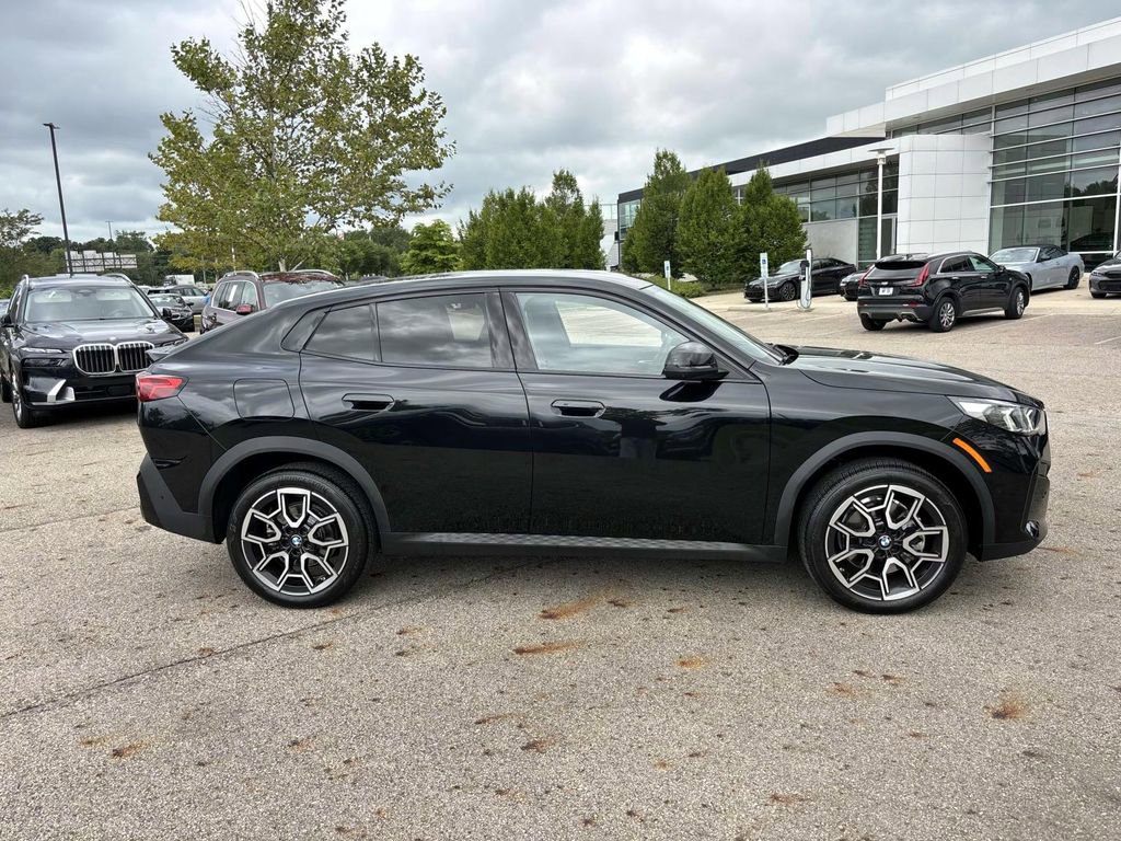 Certified 2025 BMW X2 xDrive28i image 8