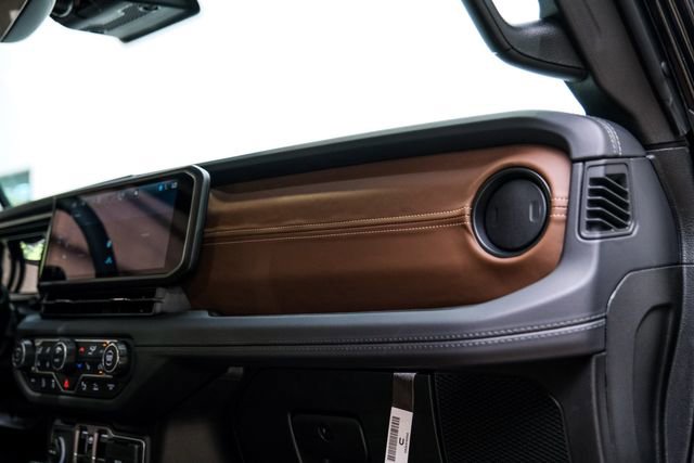 Used 2025 Jeep Gladiator Rubicon w/ Safety Group AWD/4WD image 74