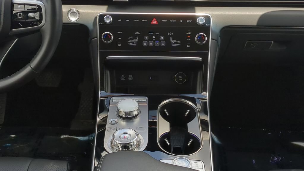 Used 2025 Genesis GV80 2.5T Standard AWD/4WD image 15