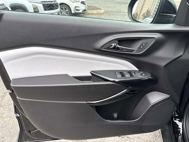 New 2026 Chevrolet Trax LT w/ Driver Confidence Package image 8