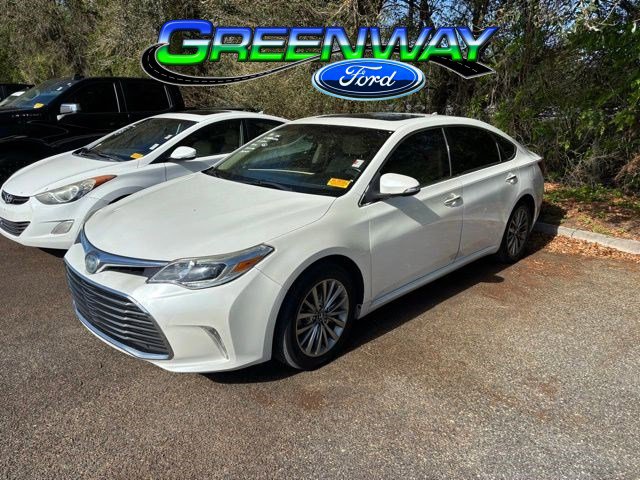 Used 2018 Toyota Avalon Limited FWD image 1