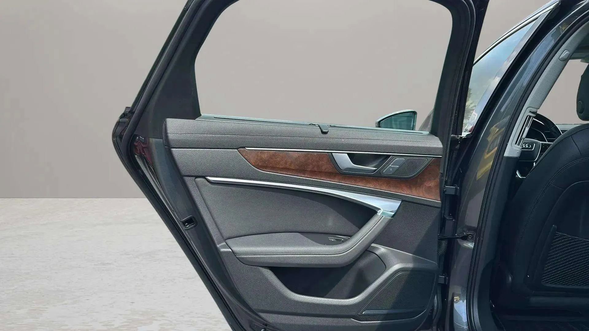 Used 2019 Audi A6 3.0T Premium Plus image 16