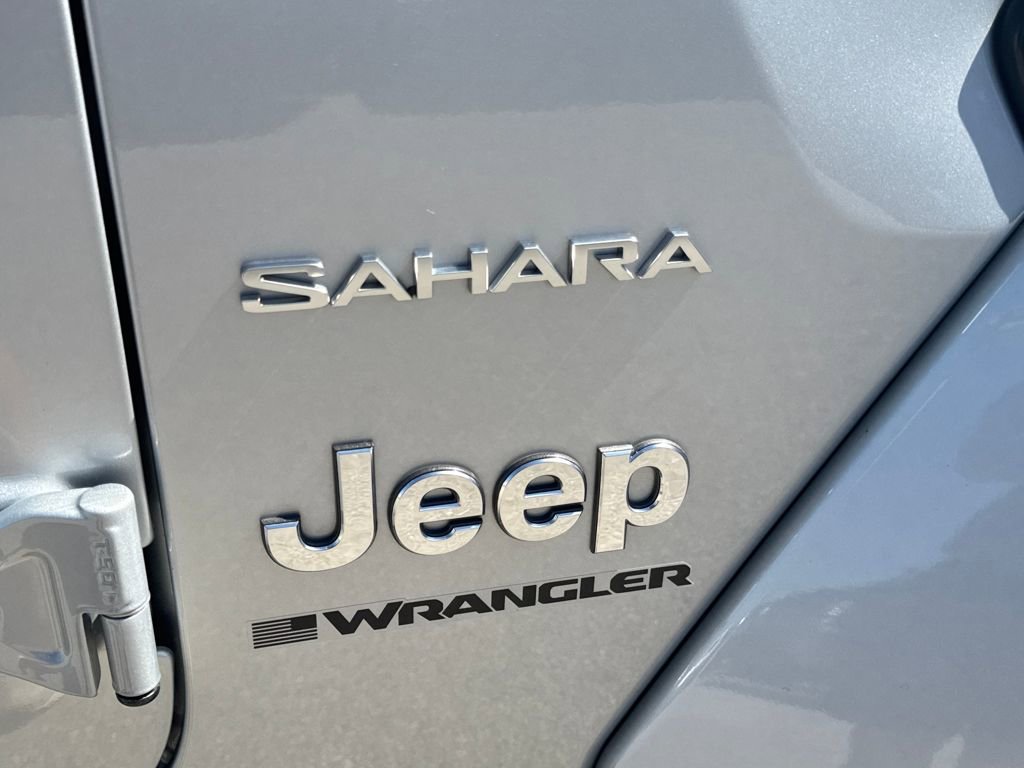 Used 2024 Jeep Wrangler Sahara w/ Technology Group image 12
