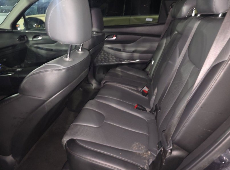 Used 2023 Hyundai Santa Fe SEL w/ Premium Package image 11