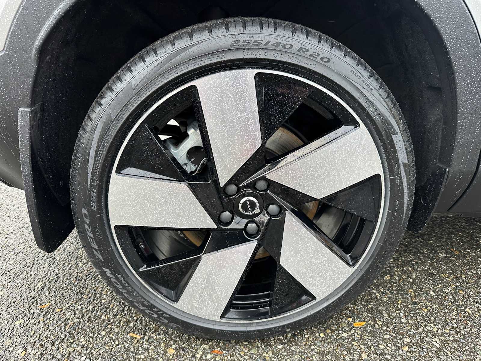 Certified 2023 Volvo C40 P8 Recharge Ultimate image 9