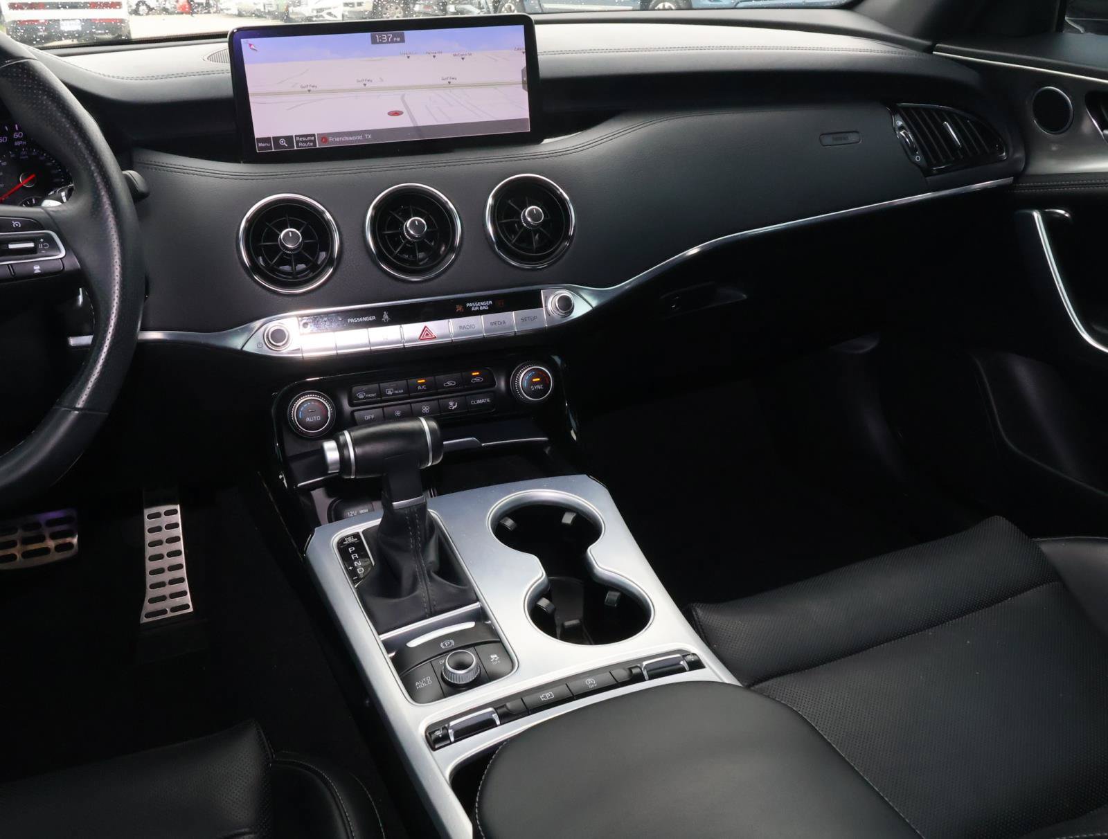 Used 2022 Kia Stinger GT1 RWD image 11