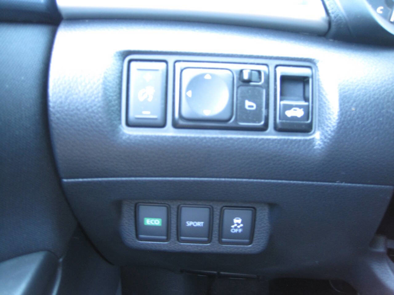 Used 2017 Nissan Sentra SR w/ SR Midnight Edition image 31