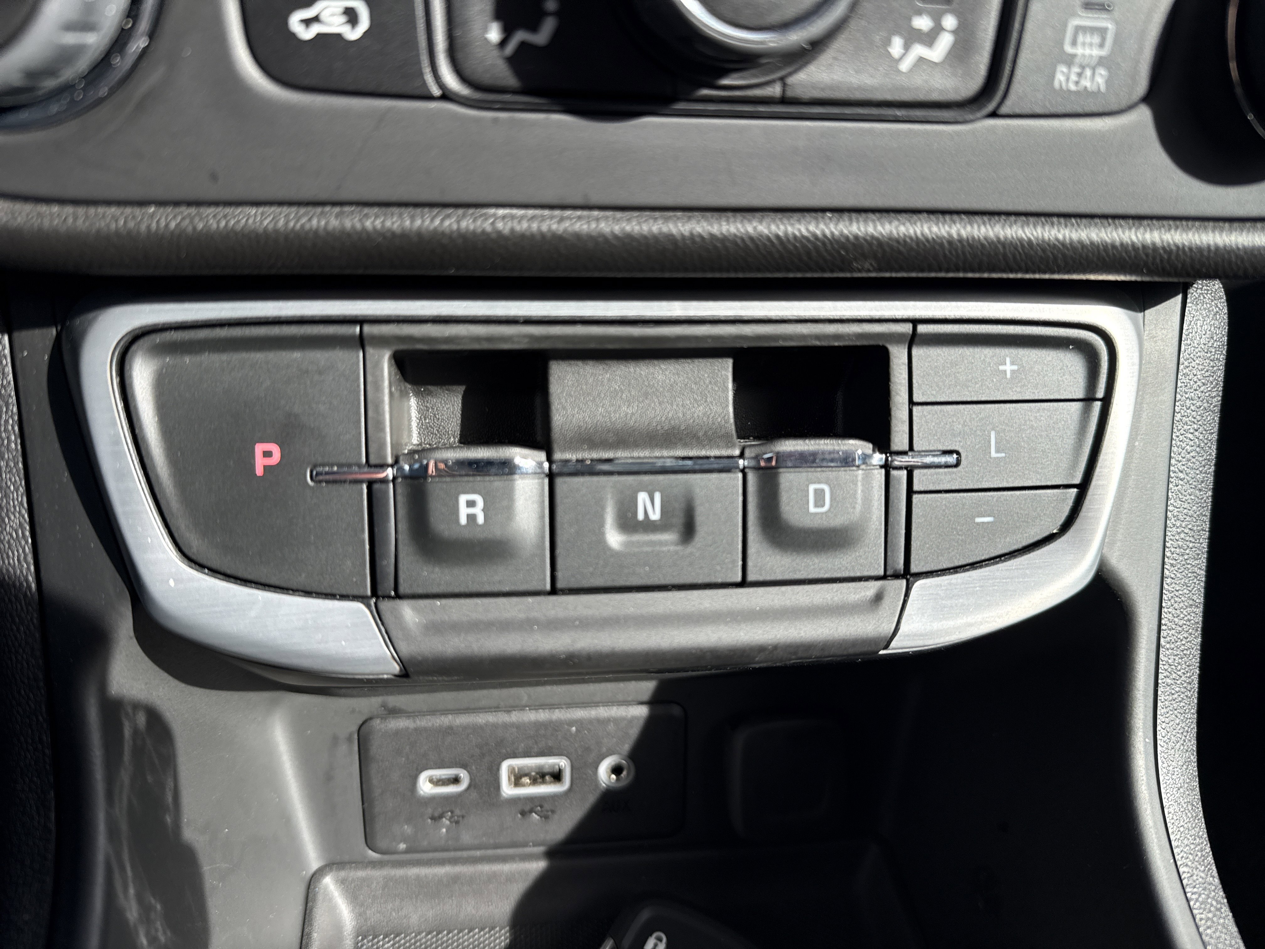 Used 2023 GMC Terrain SLE w/ Driver Convenience Package AWD/4WD image 18