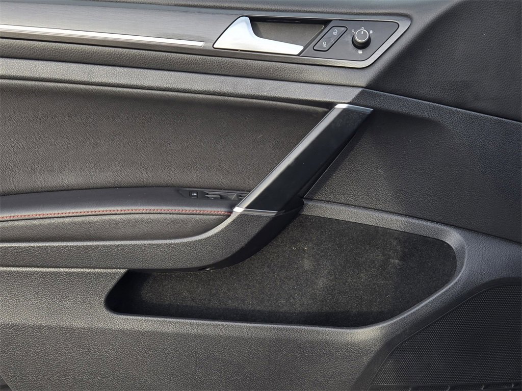 Used 2019 Volkswagen Golf 4-Door image 21