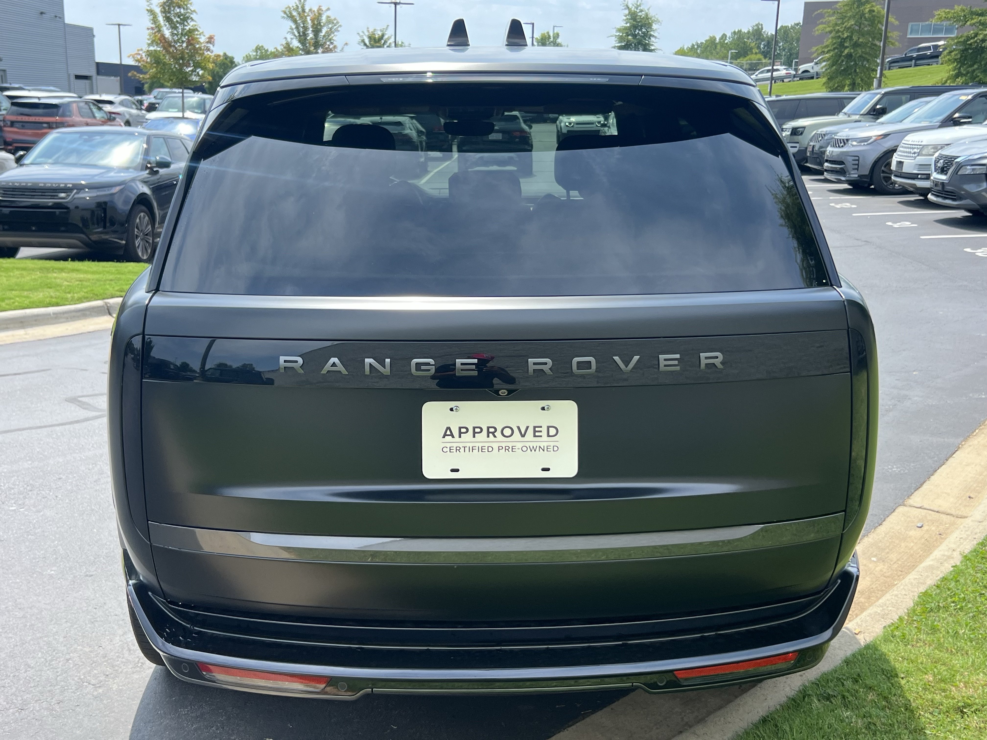 Certified 2024 Land Rover Range Rover SE AWD/4WD image 6