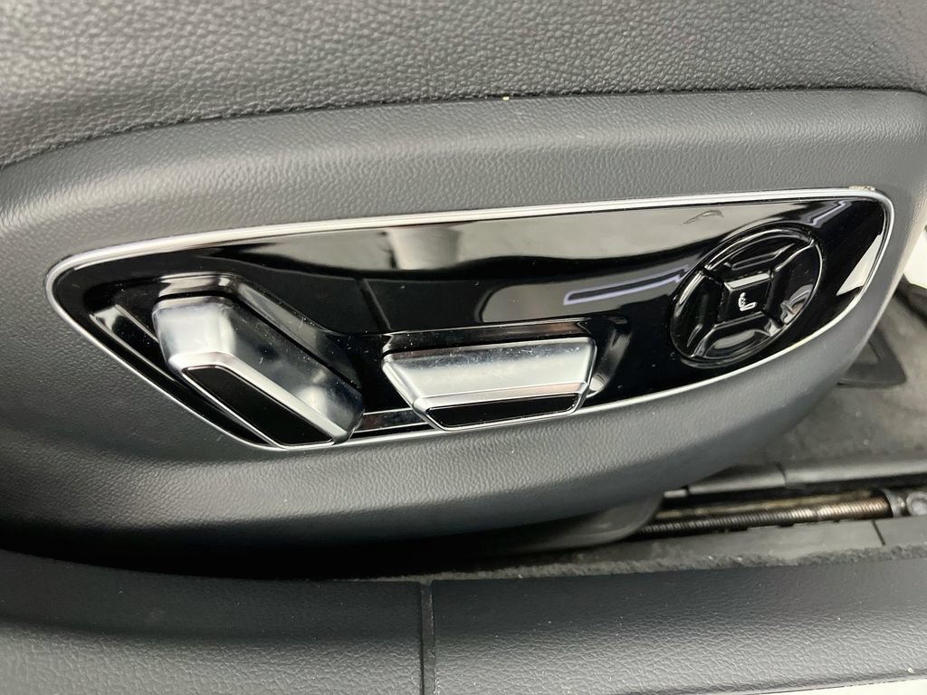 Used 2021 Audi A8 L 3.0T w/ Executive Plus Package AWD/4WD image 36