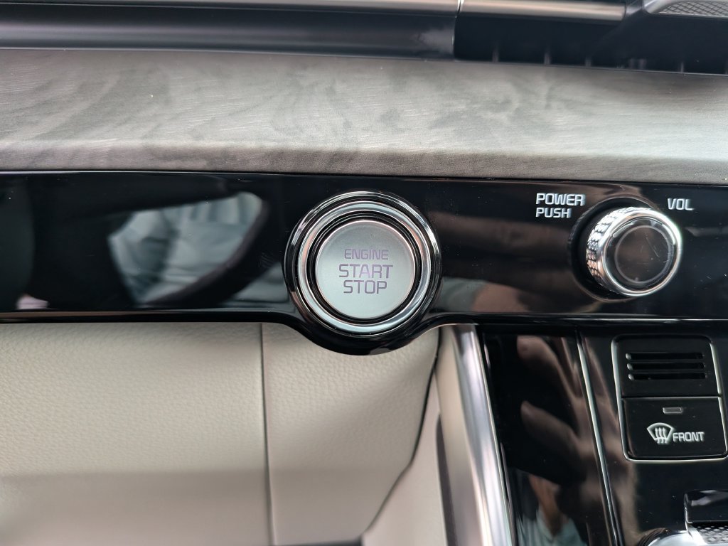 Certified 2024 Kia Carnival SX FWD image 28