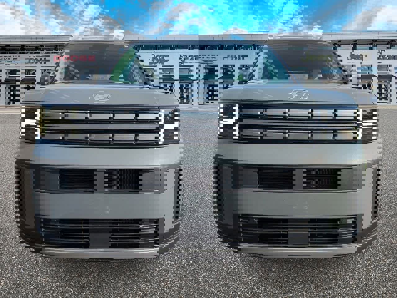 Used 2024 Hyundai Santa Fe SE image 3