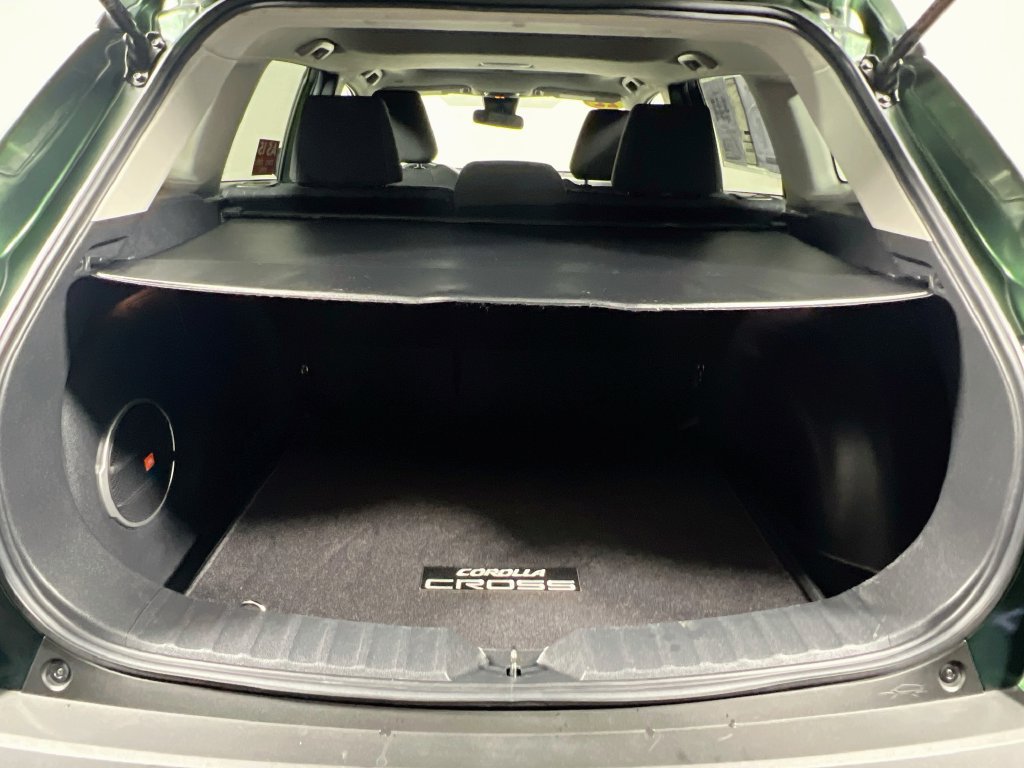 Used 2022 Toyota Corolla Cross LE w/ Moonroof Package FWD image 29