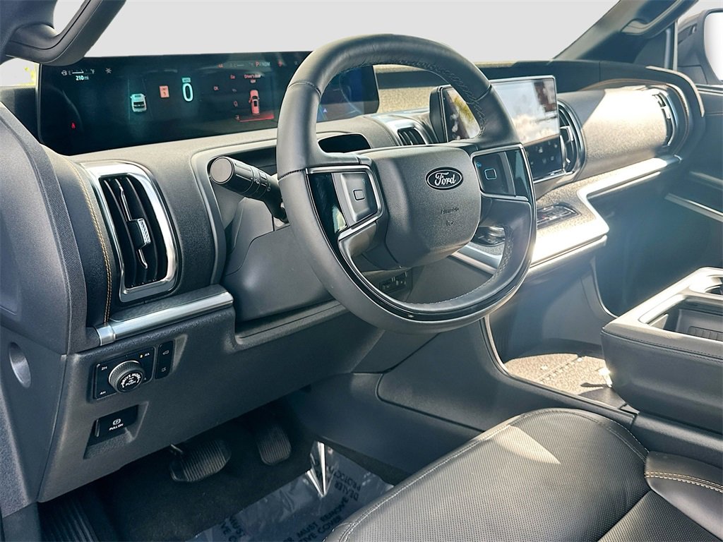 Used 2025 Ford Expedition Tremor image 9