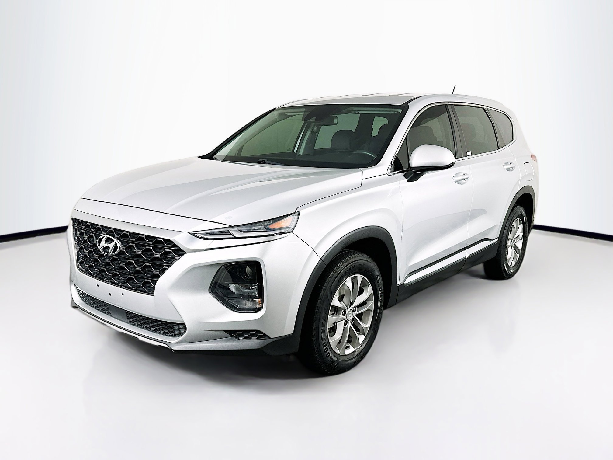 Used 2019 Hyundai Santa Fe SE FWD image 3