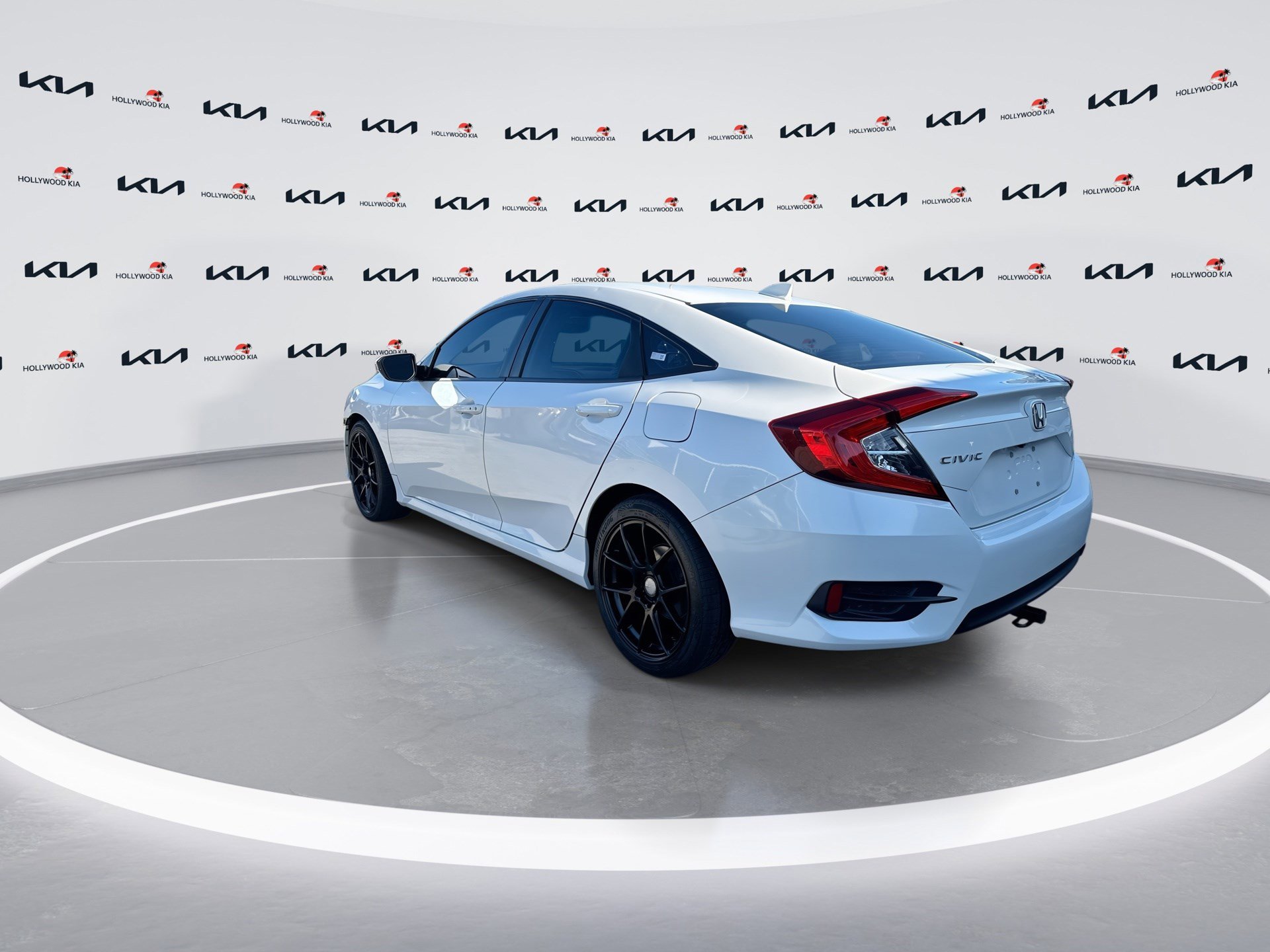 Used 2018 Honda Civic EX image 6