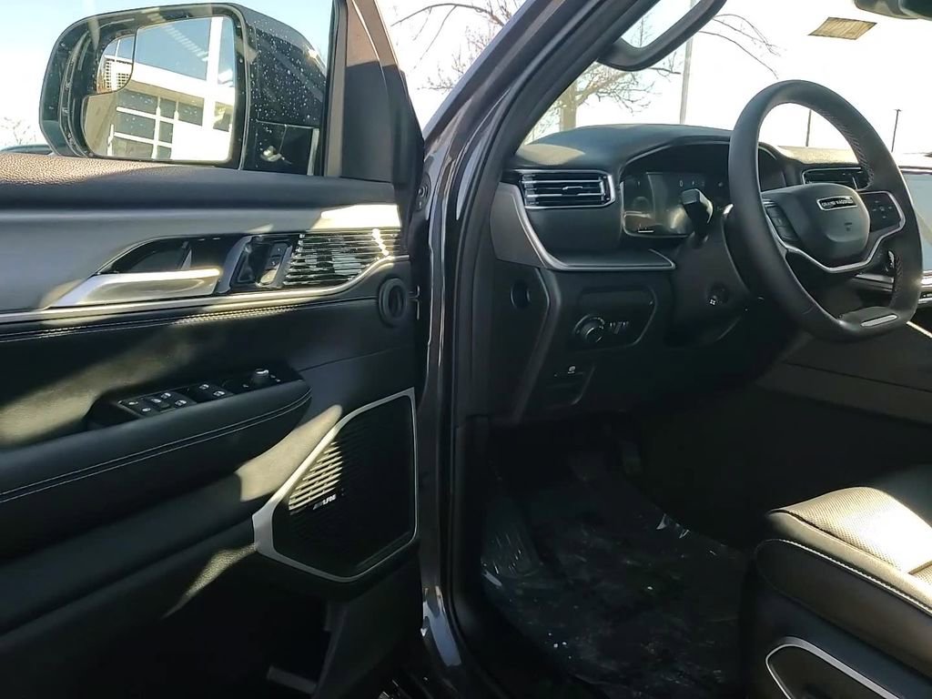 New 2026 Jeep Grand Wagoneer 4WD w/ Premium Group I image 8