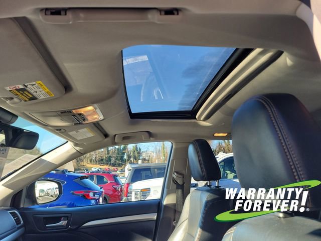 Used 2017 Toyota Highlander XLE image 13