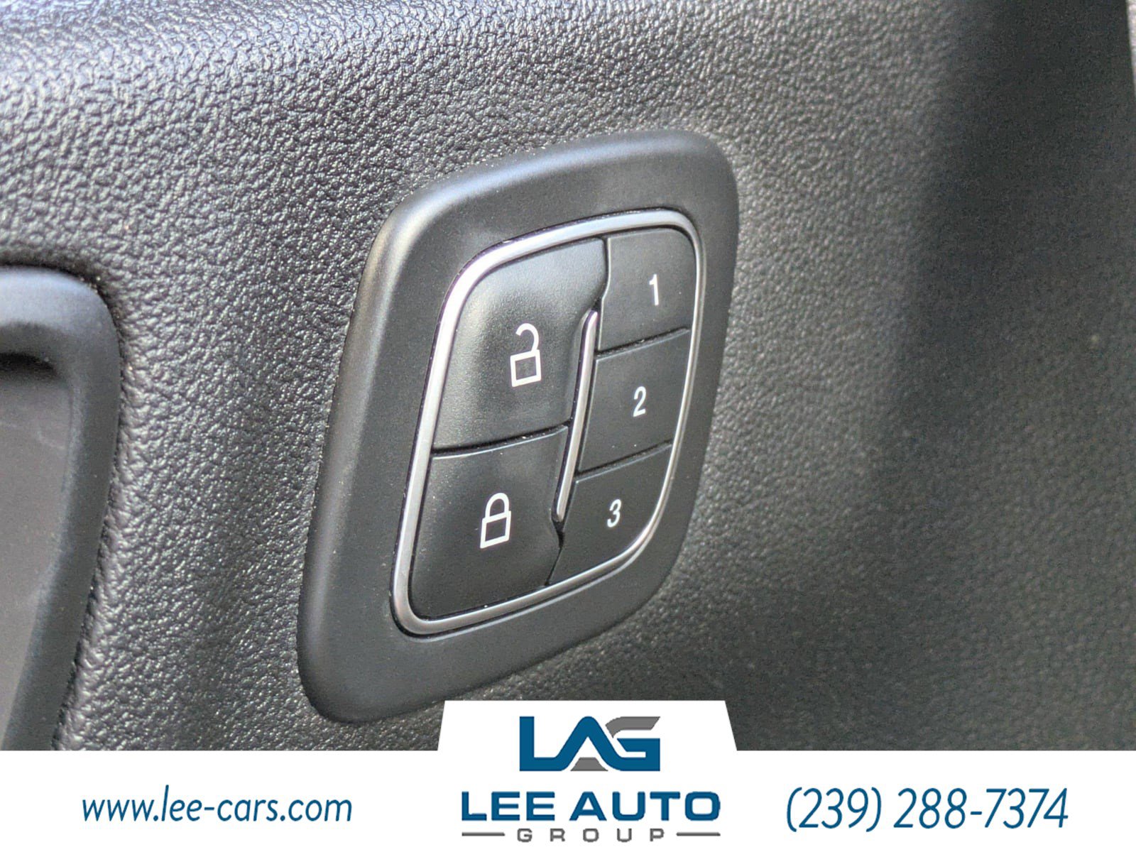 Used 2020 Ford Escape Titanium w/ Titanium Premium Package 2.0 image 22