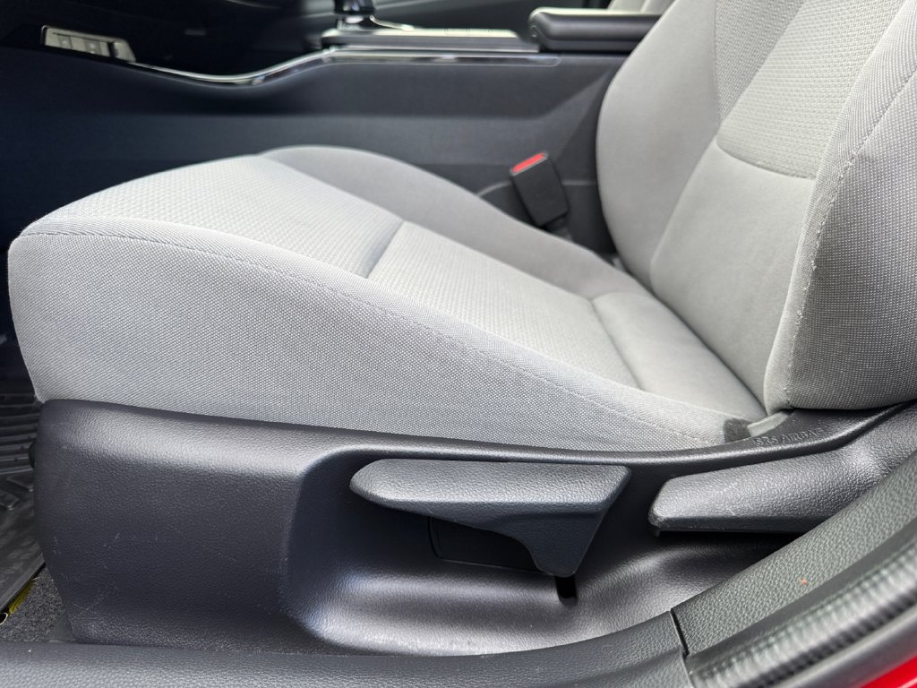 Used 2023 Toyota Prius LE FWD image 10