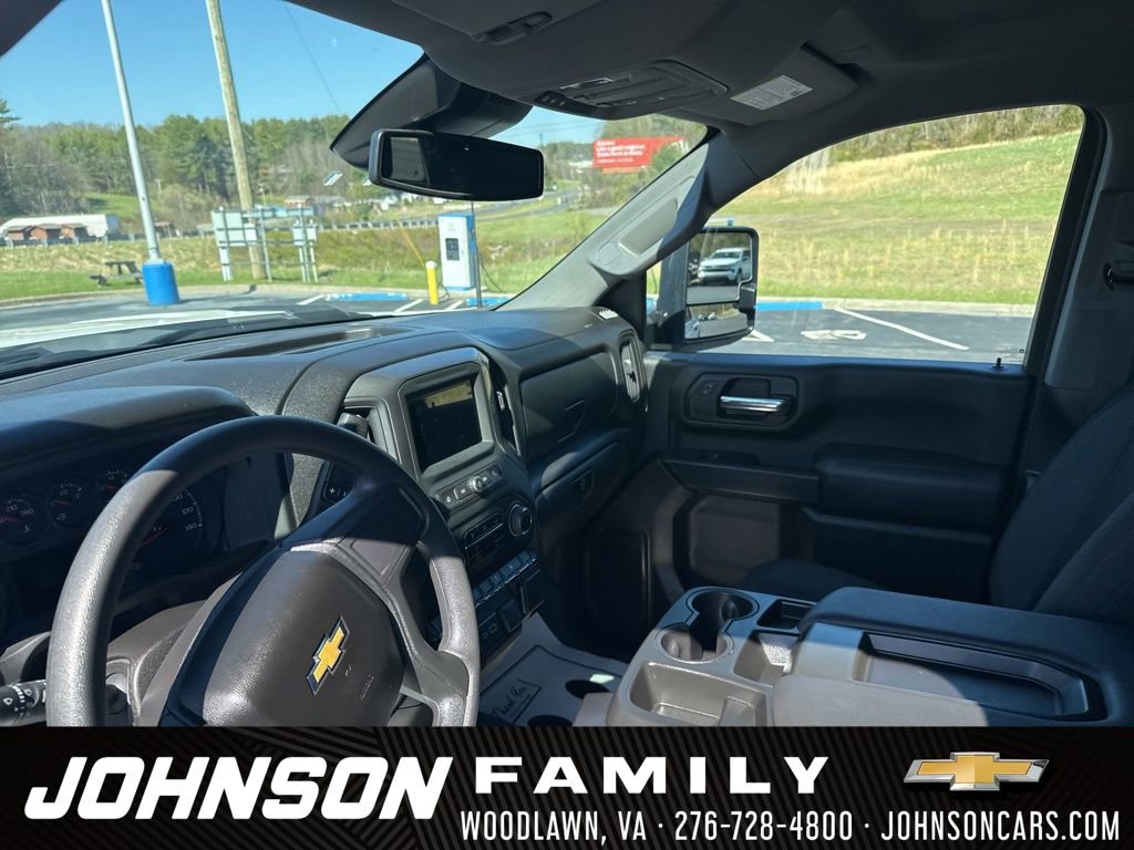 Used 2025 Chevrolet Silverado 2500 Custom w/ Custom Value Package image 13