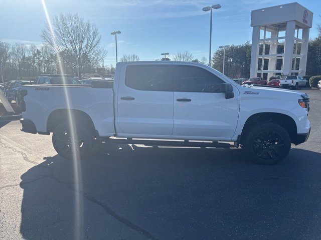 Used 2022 Chevrolet Silverado 1500 Custom Trail Boss w/ LPO, Dark Essentials Package image 5
