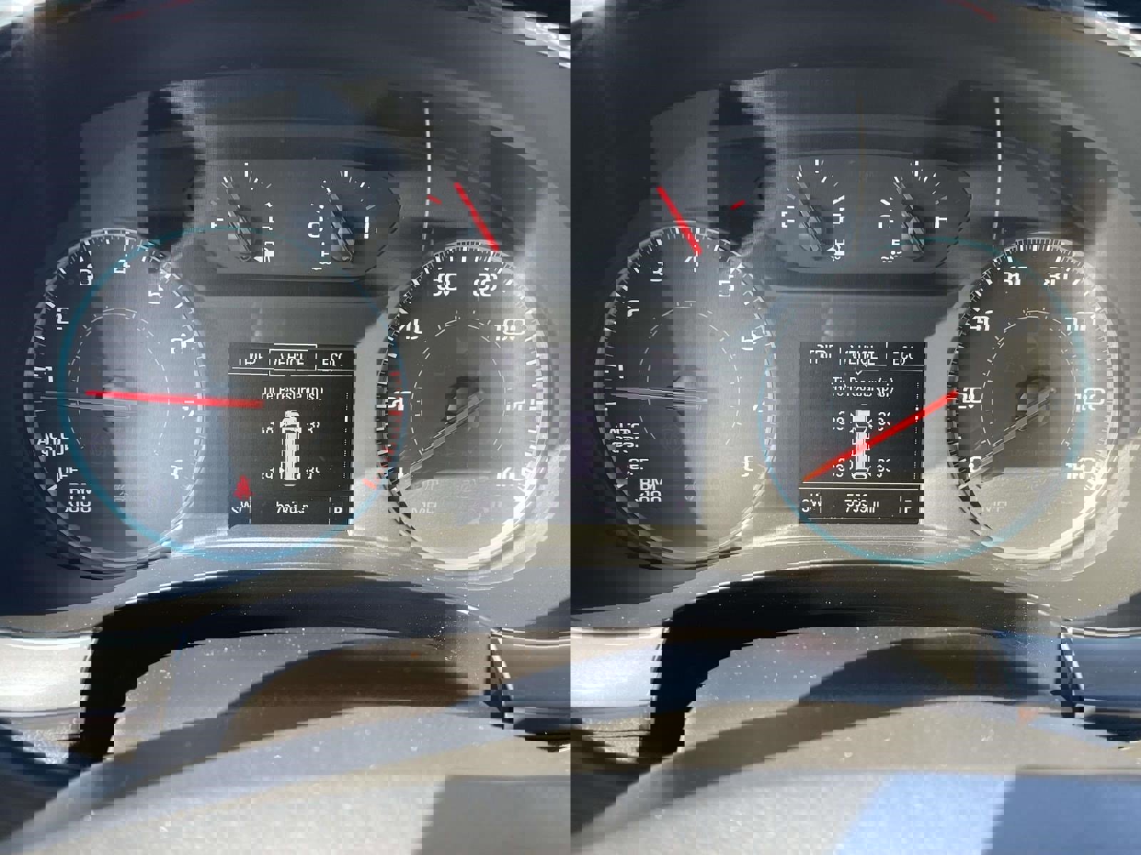 Used 2021 Chevrolet Traverse LS FWD image 26