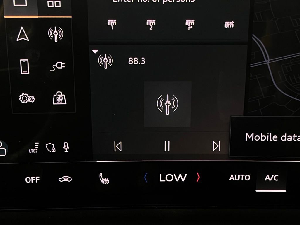 Used 2025 Audi SQ6 e-tron Prestige w/ Black Edition One AWD/4WD image 19