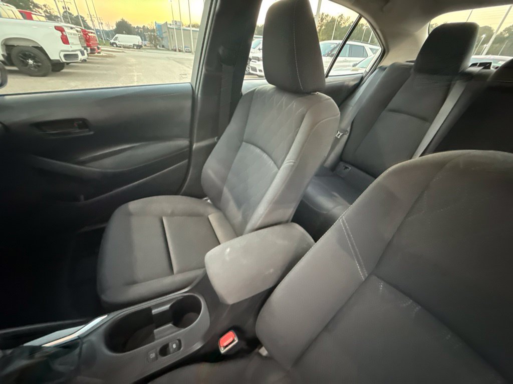 Used 2025 Toyota Corolla LE FWD image 17