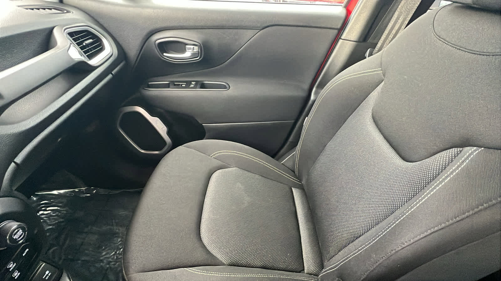 Used 2021 Jeep Renegade Sport image 12