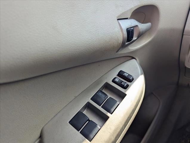 Used 2010 Toyota Corolla LE image 7