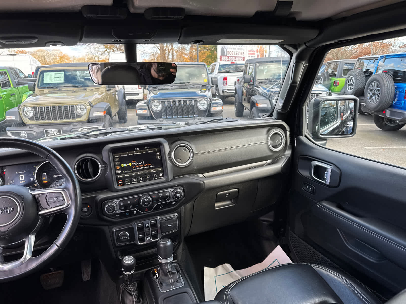 Used 2022 Jeep Wrangler Unlimited Sahara w/ Cold Weather Group image 34