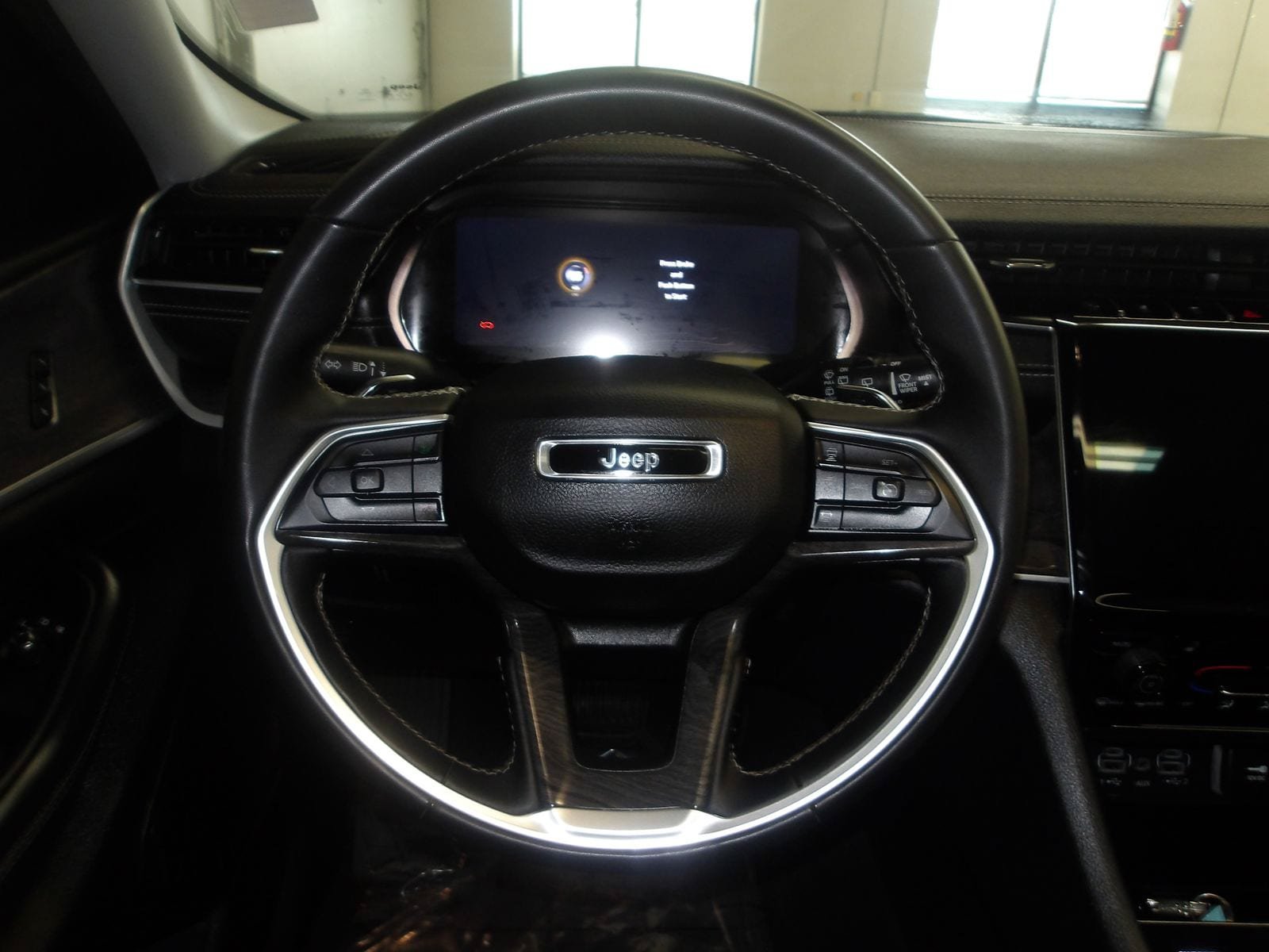 Used 2023 Jeep Grand Cherokee Limited AWD/4WD image 14