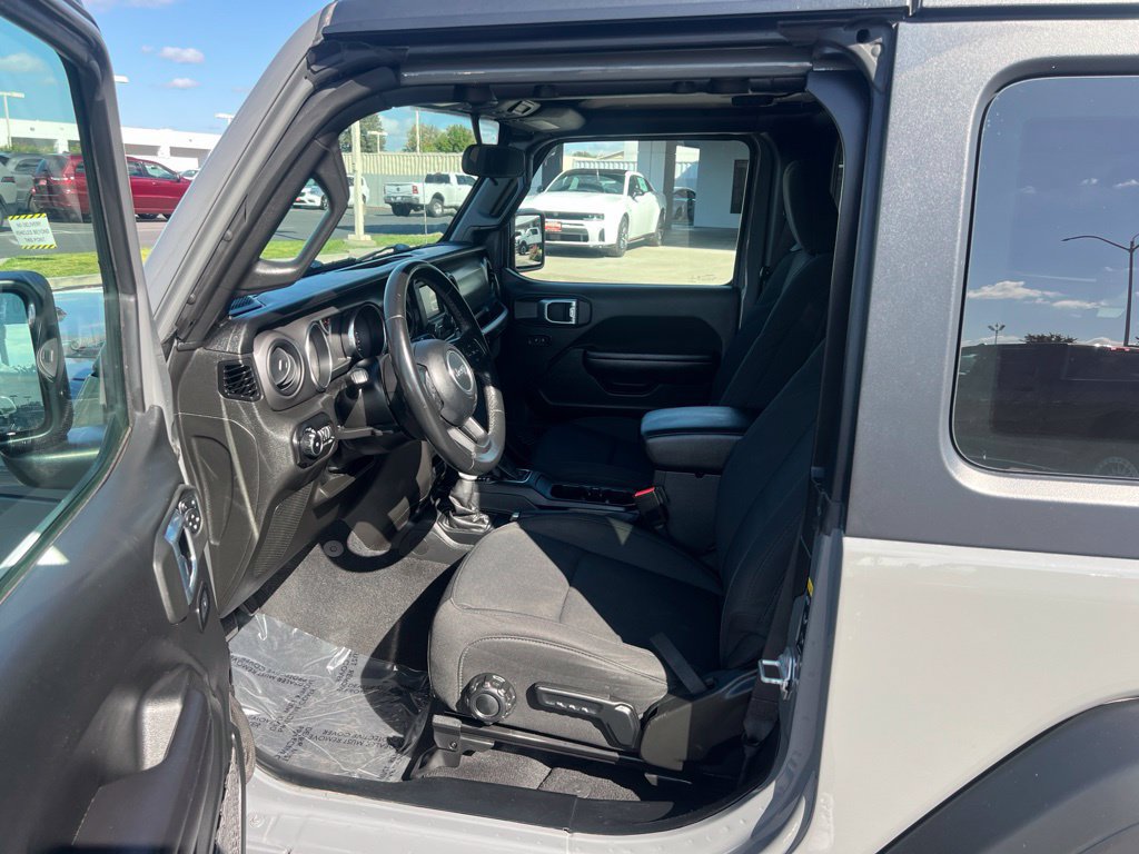 Used 2021 Jeep Wrangler Sport AWD/4WD image 11