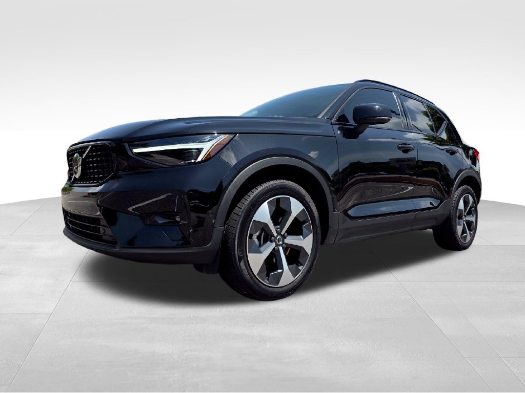 Used 2026 Volvo XC40 B5 Plus AWD/4WD image 9